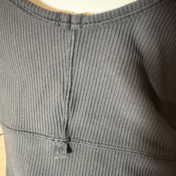 Lululemon Power Pivot Tank - Picture 5 of 6